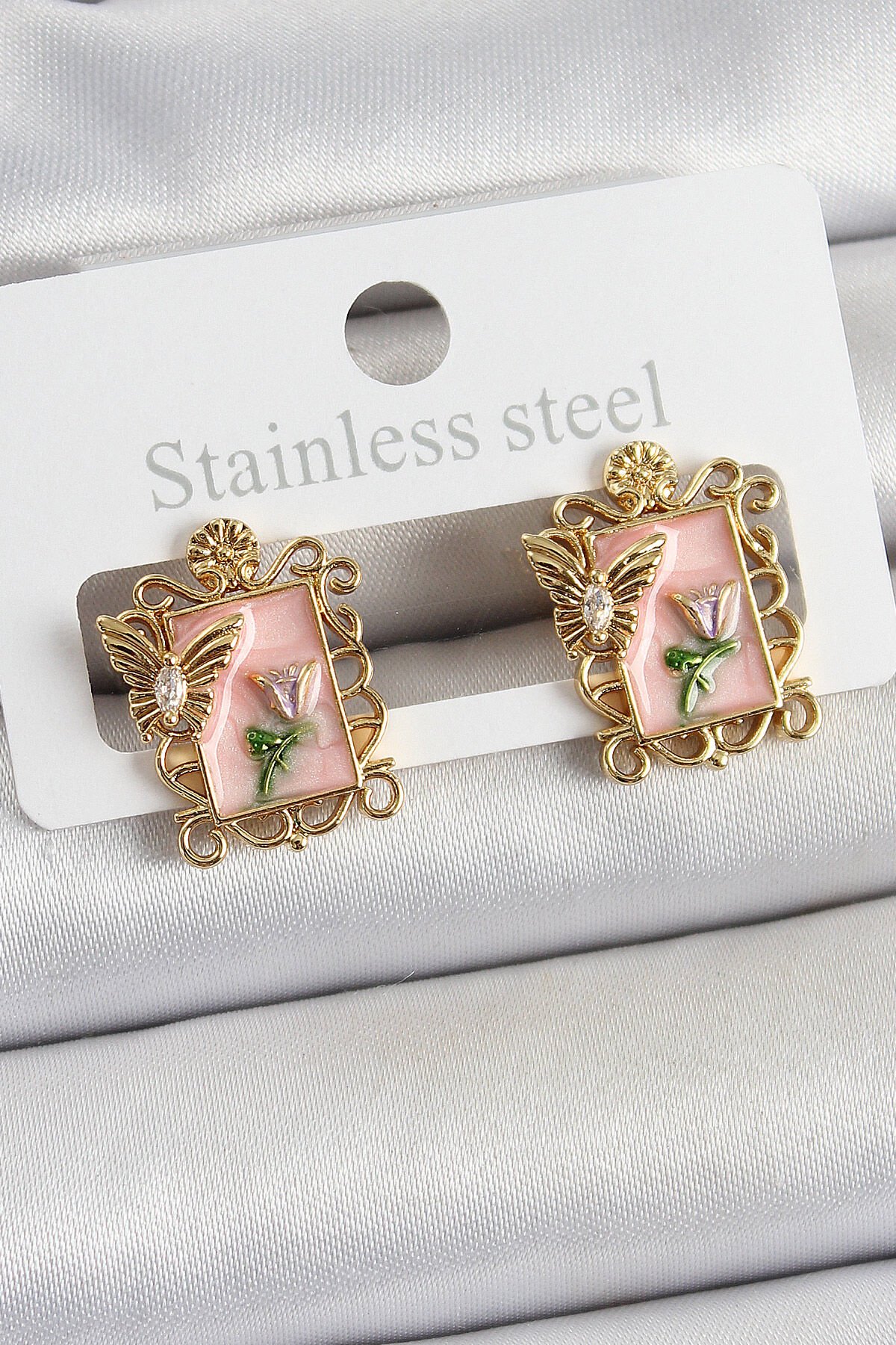 Pirinç Pembe Mineli Sanatsal Portre Model Gold Renk Kadın Küpe - Lisinya