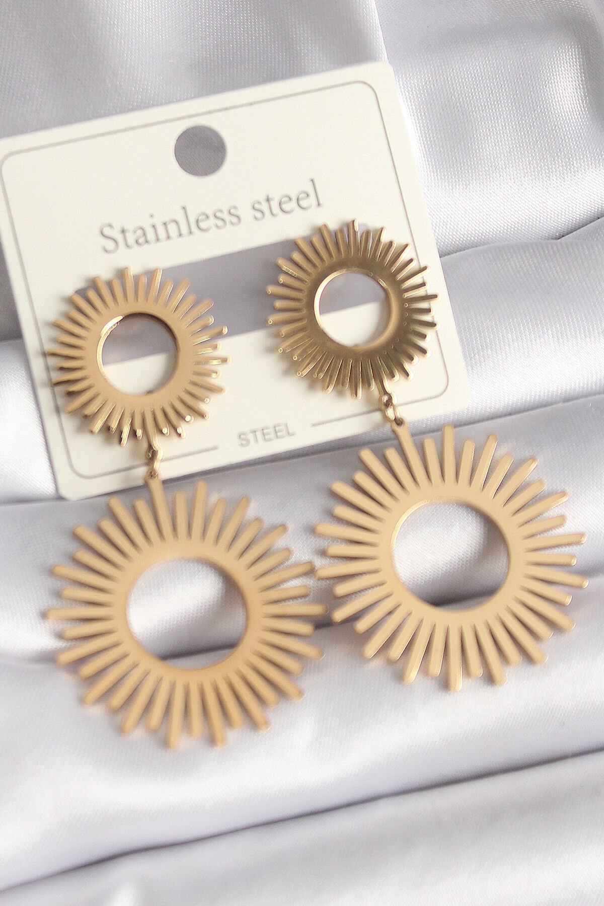316L Çelik Gold Renk Güneş Model Kadın Küpe - Lisinya