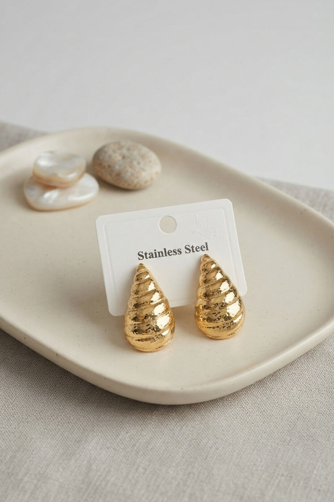 316L Çelik Gold Renk Vintage Damla Model Küpe - Lisinya